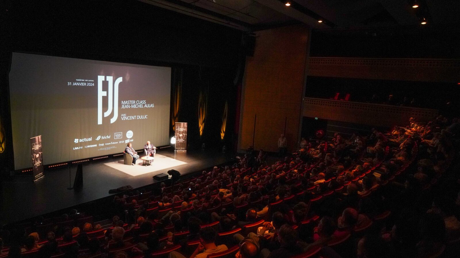 Festival du journalisme sportif dans la salle B.hendricksdu Théâtre de Laval