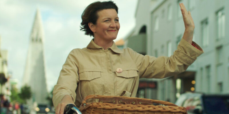 Projection : Woman at war